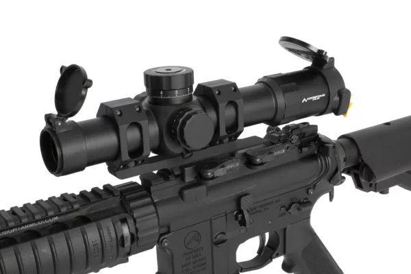 Primaire Wapens PLx 1-8x24mm FFP richtkijker - Zwart